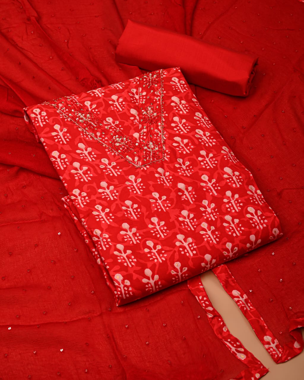 Premium Muslin Suit with Jardozi Neck & Chiffon/Modal Silk Dupatta (BCTMSCFG04)