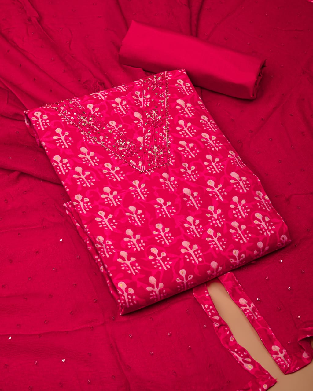 Premium Muslin Suit with Jardozi Neck & Chiffon/Modal Silk Dupatta (BCTMSCFG08)